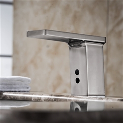 ada-compliance-platinum-sensor-motion-faucet