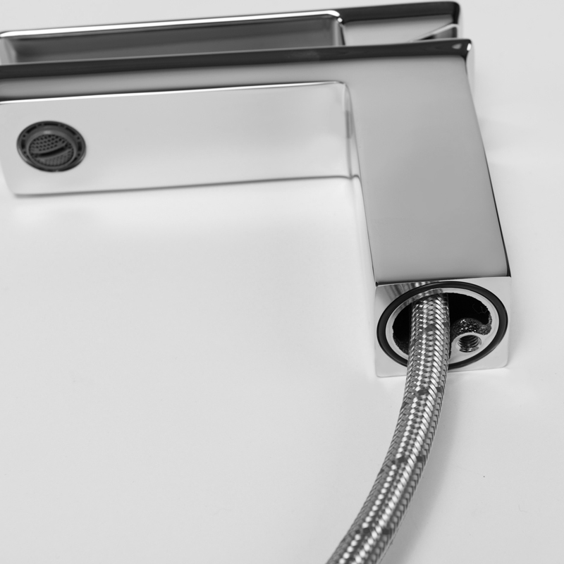 single-handle-basin-faucet-chrome