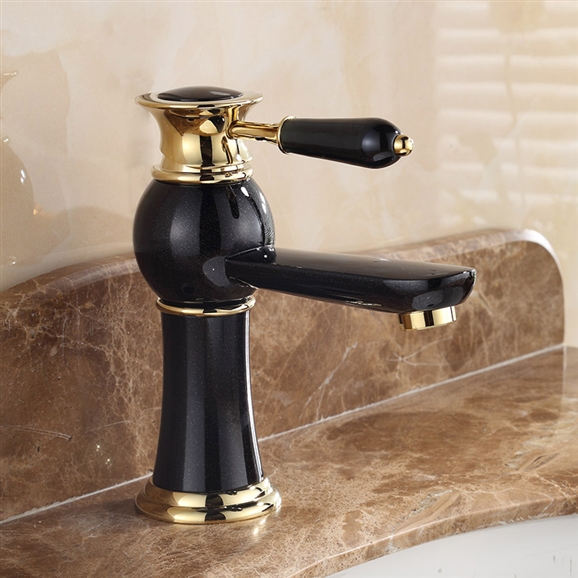BS-Elegant-Chrome-Square-Wall-Mount-Shower-Head